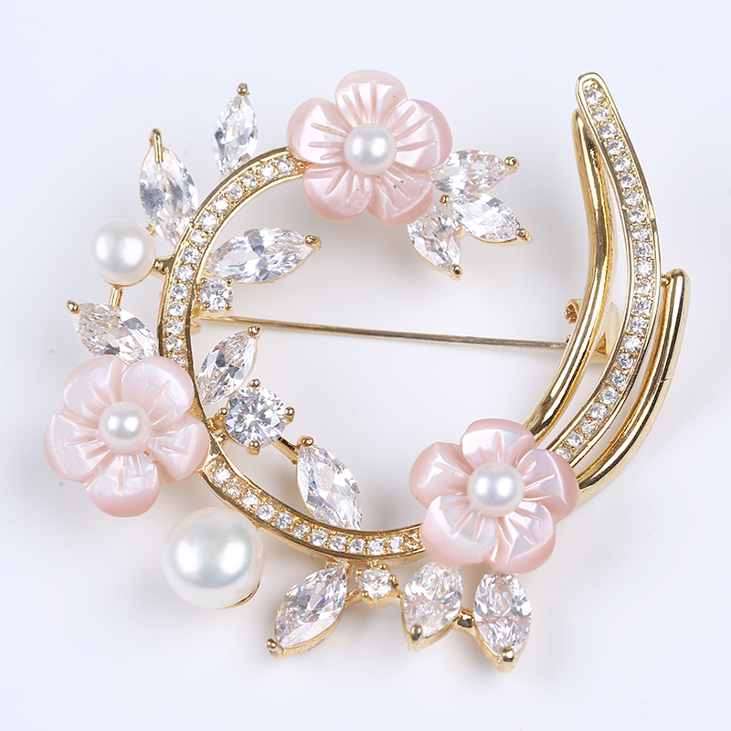 The Cultured Freshwater Pearl Brooch with CZ for Women