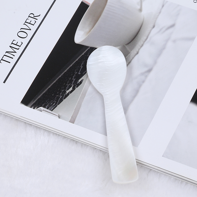 Spoon Made of Freshwater Shell for Widely Used in Daily Life